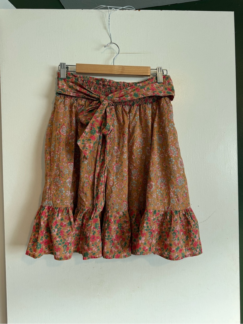 Down east brown and pink floral knee length a line pull on waist tie skirt